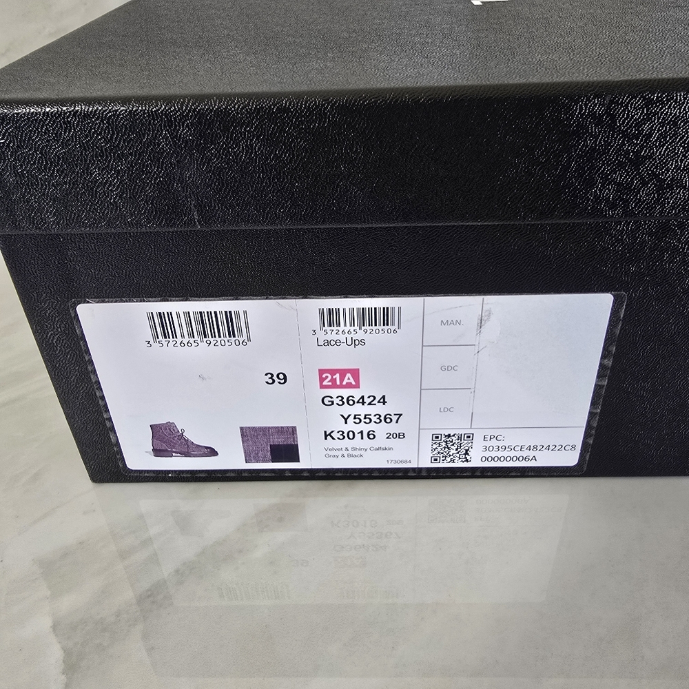 🔥RARE🔥 Chanel CC Velvet Boots - Picture 13 of 13
